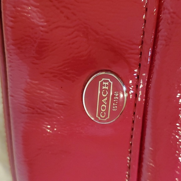Authentic Coach Patent Leather Zip Around Wristlet Wallet in Pink - Picture 4 of 9